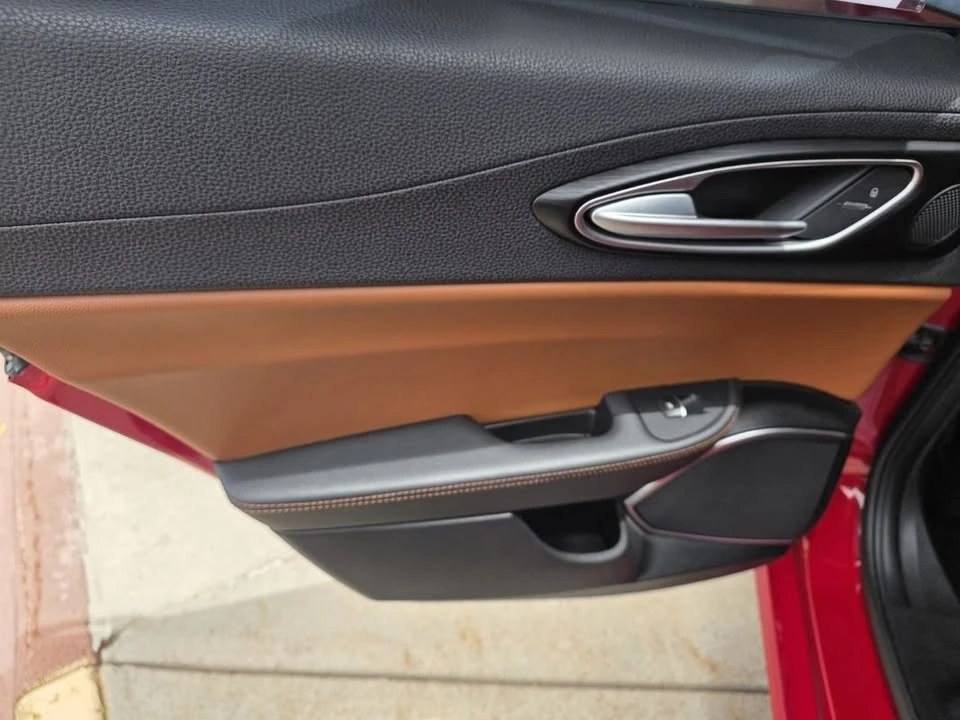 2018 Alfa Romeo Giulia - Image 18 of 20