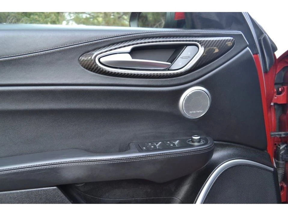2018 Alfa Romeo Giulia - Image 16 of 20