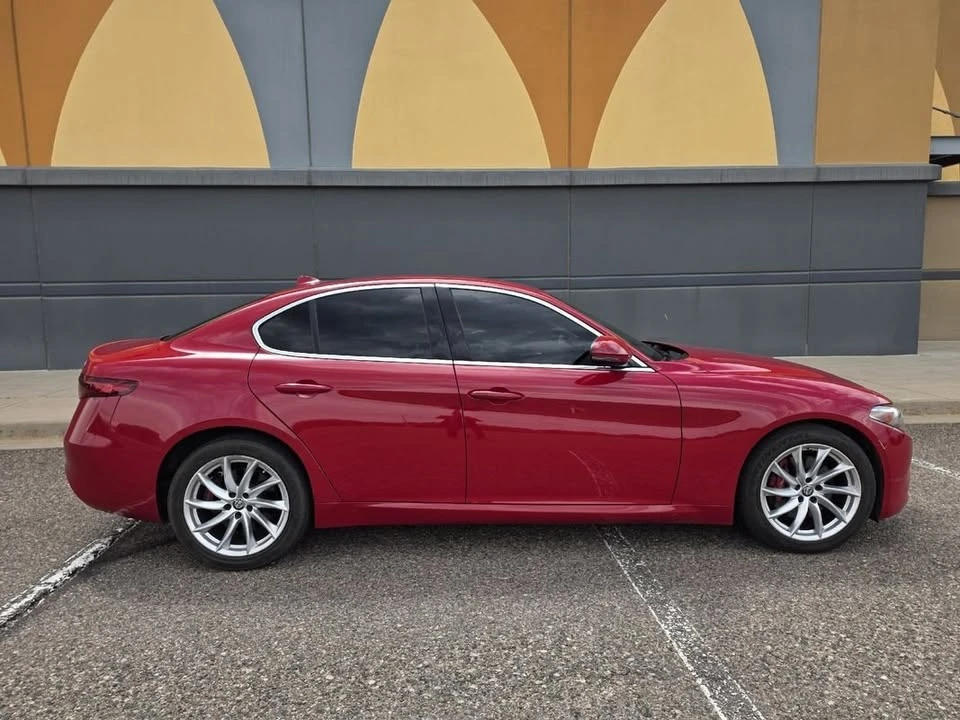 2018 Alfa Romeo Giulia - Image 10 of 20