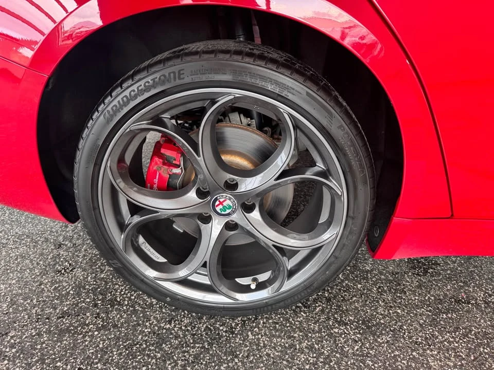 2018 Alfa Romeo Giulia - Image 11 of 20