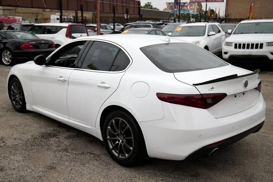 2018 Alfa Romeo Giulia - Image 13 of 20