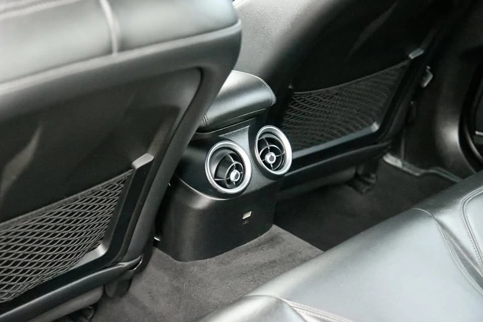 2018 Alfa Romeo Giulia - Image 6 of 20