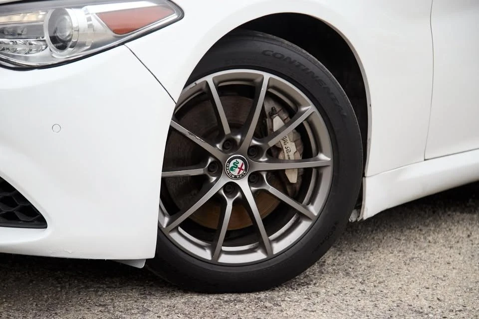 2018 Alfa Romeo Giulia - Image 10 of 20