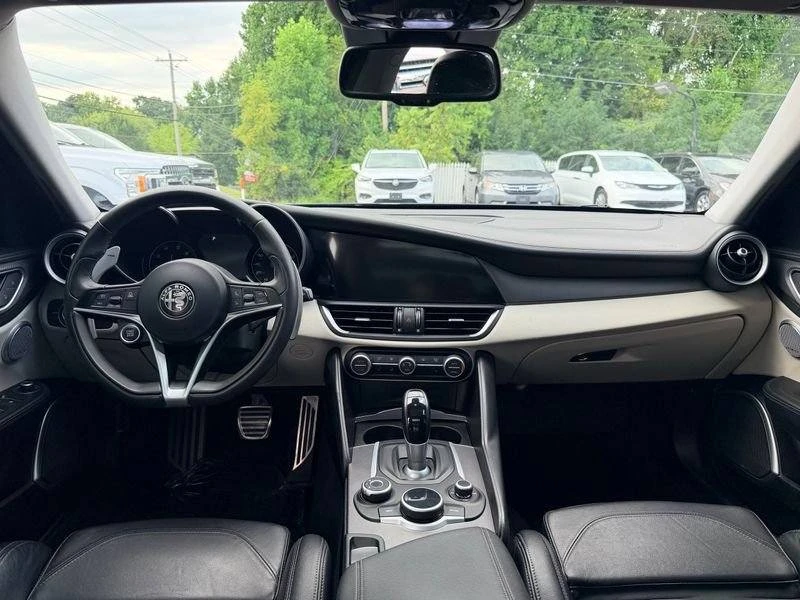 2018 Alfa Romeo Giulia - Image 18 of 20