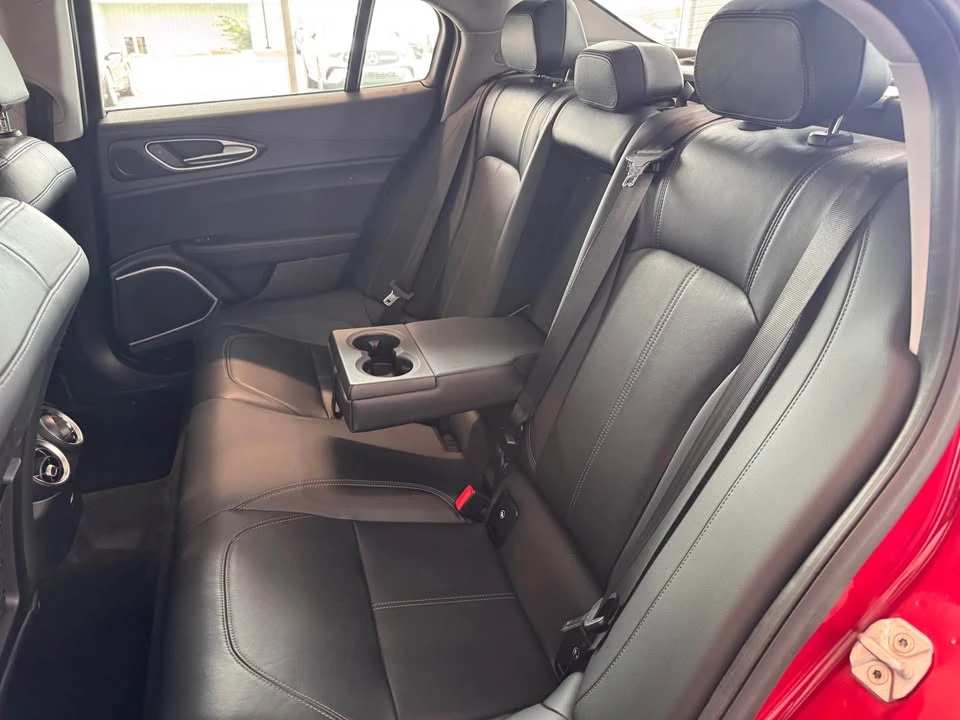 2018 Alfa Romeo Giulia - Image 19 of 20