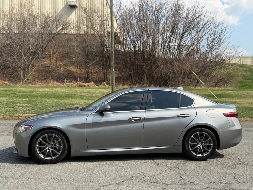 2018 Alfa Romeo Giulia - Image 8 of 20