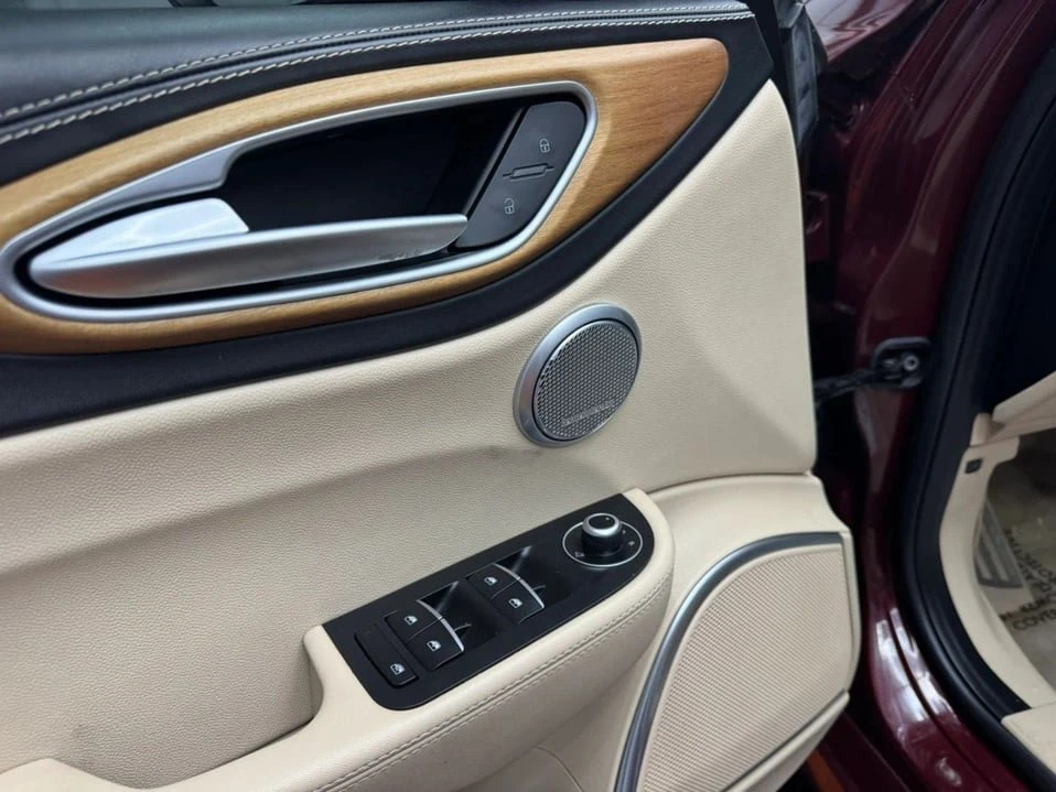 2018 Alfa Romeo Giulia - Image 11 of 20