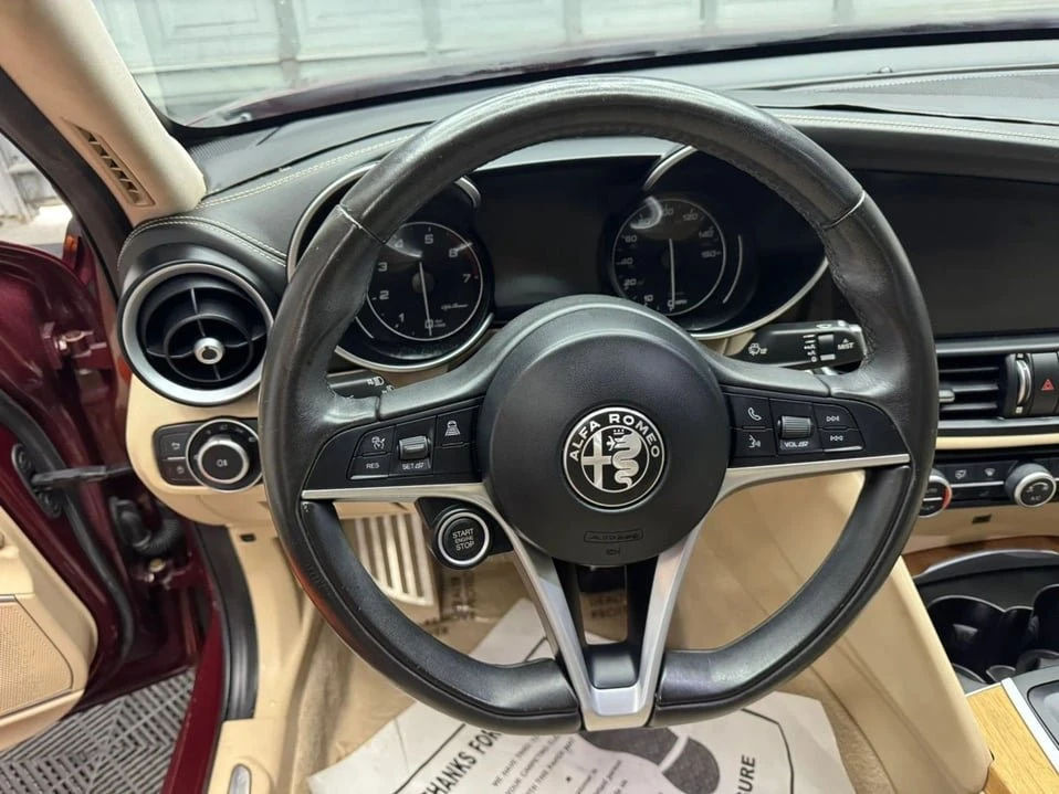 2018 Alfa Romeo Giulia - Image 16 of 20