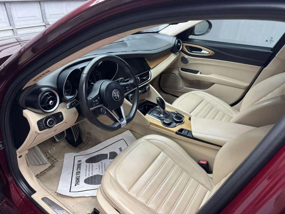 2018 Alfa Romeo Giulia - Image 13 of 20