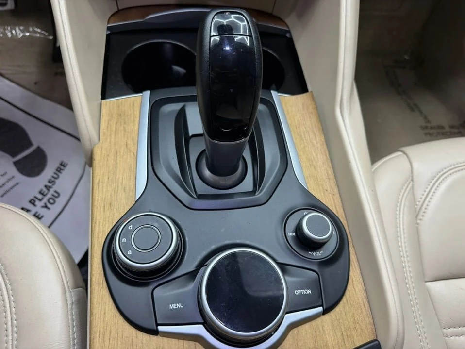 2018 Alfa Romeo Giulia - Image 18 of 20