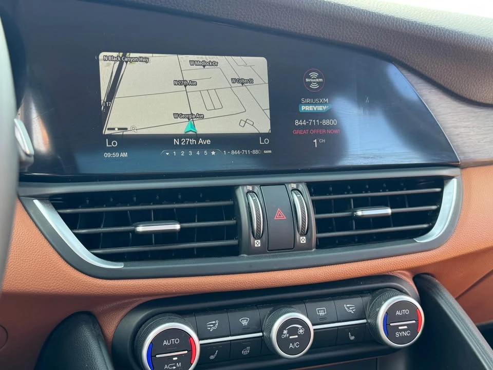 2018 Alfa Romeo Giulia - Image 14 of 19