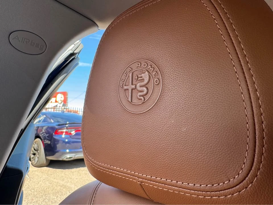 2018 Alfa Romeo Giulia - Image 19 of 19