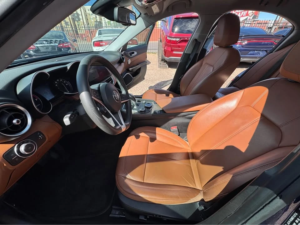 2018 Alfa Romeo Giulia - Image 13 of 19
