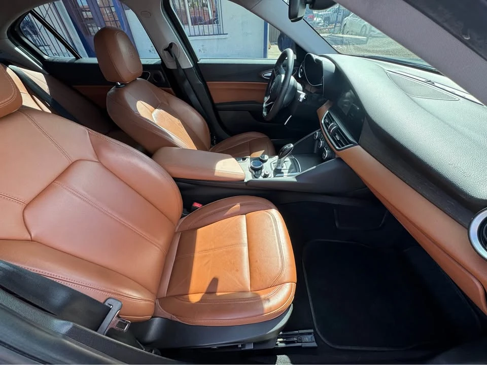 2018 Alfa Romeo Giulia - Image 10 of 14