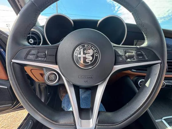 2018 Alfa Romeo Giulia - Image 11 of 11