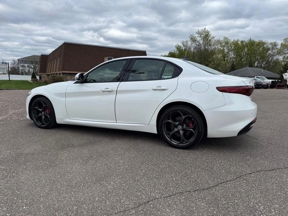 2018 Alfa Romeo Giulia - Image 8 of 20