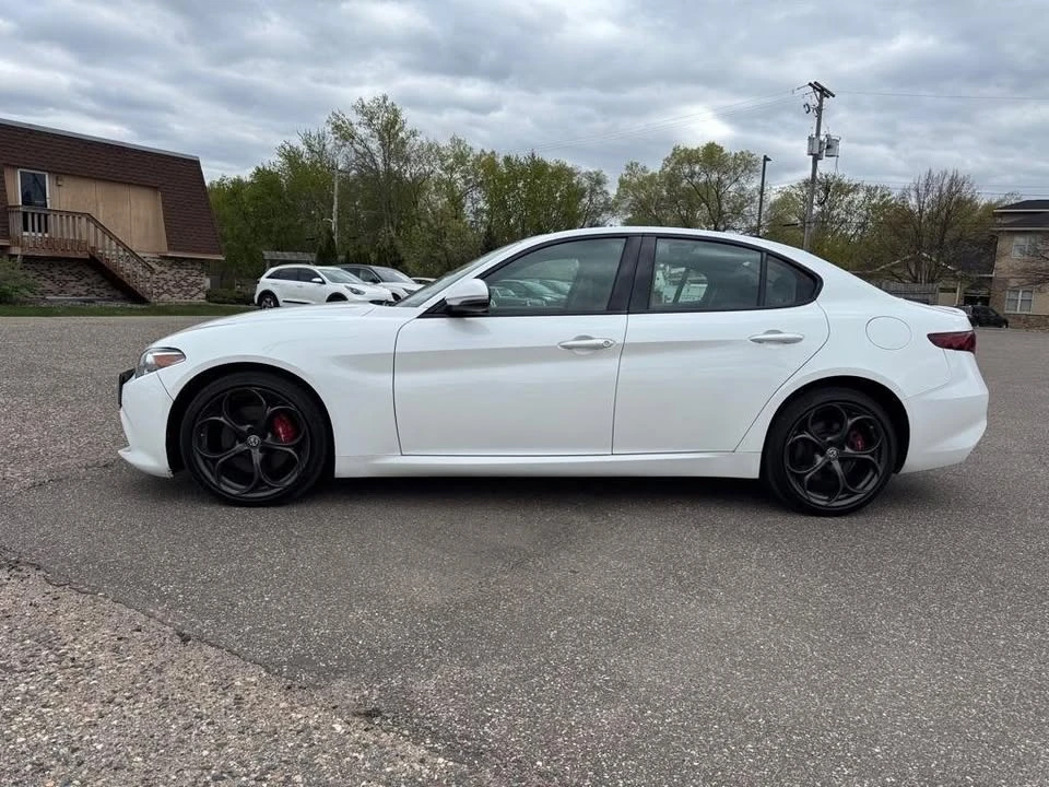 2018 Alfa Romeo Giulia - Image 9 of 20