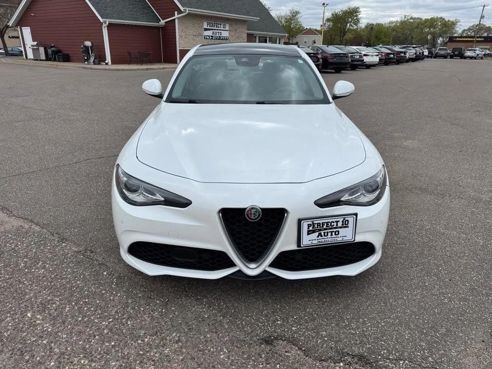 2018 Alfa Romeo Giulia - Image 12 of 20