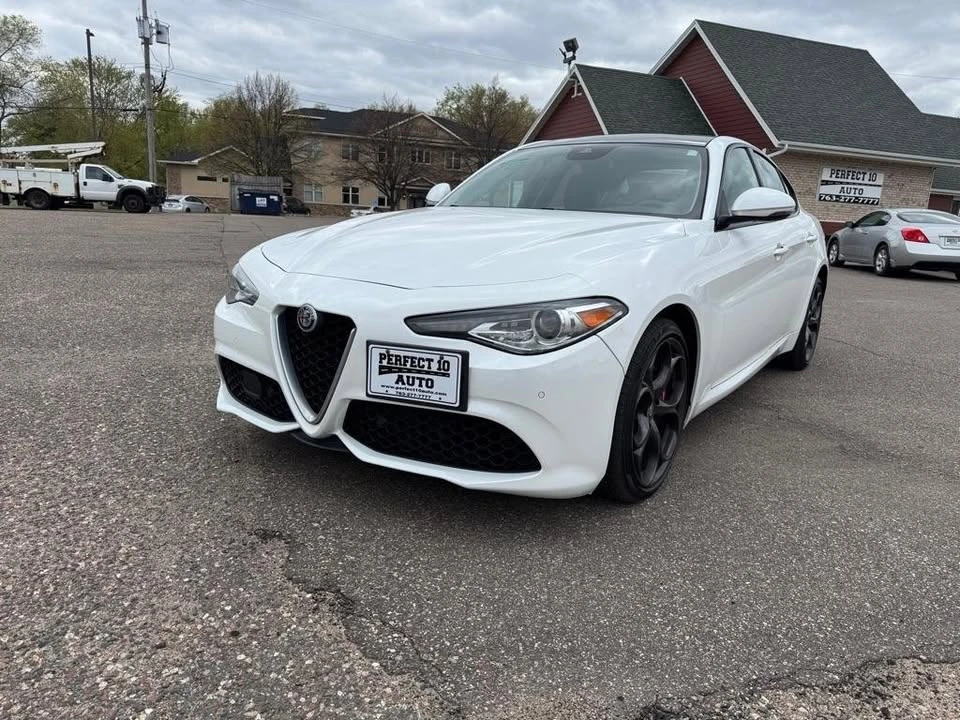 2018 Alfa Romeo Giulia - Image 11 of 20