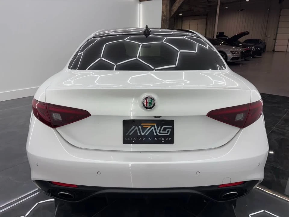 2018 Alfa Romeo Giulia - Image 8 of 20