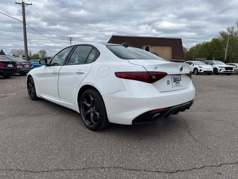 2018 Alfa Romeo Giulia - Image 7 of 20