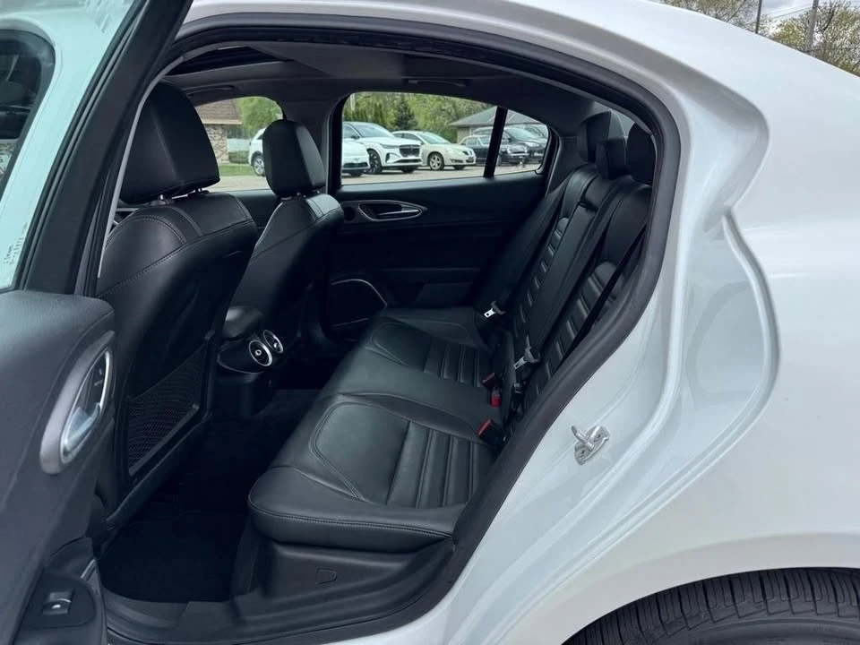 2018 Alfa Romeo Giulia - Image 18 of 20