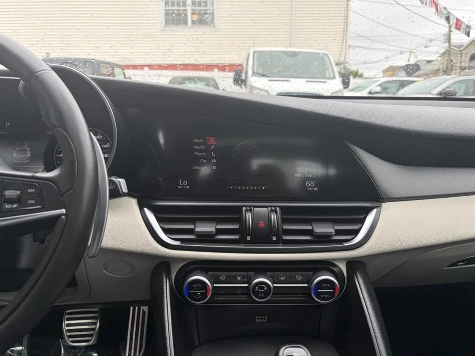 2018 Alfa Romeo Giulia - Image 19 of 20