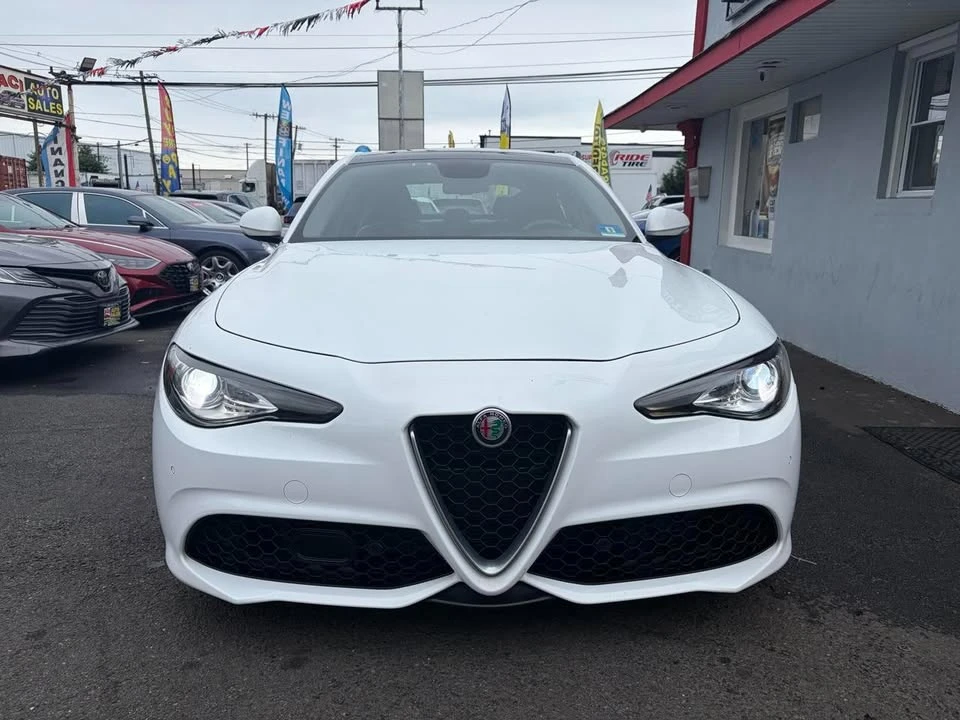 2018 Alfa Romeo Giulia - Image 2 of 20