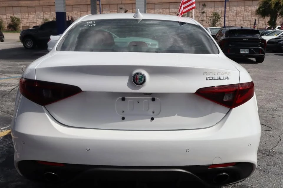 2018 Alfa Romeo Giulia - Image 5 of 19