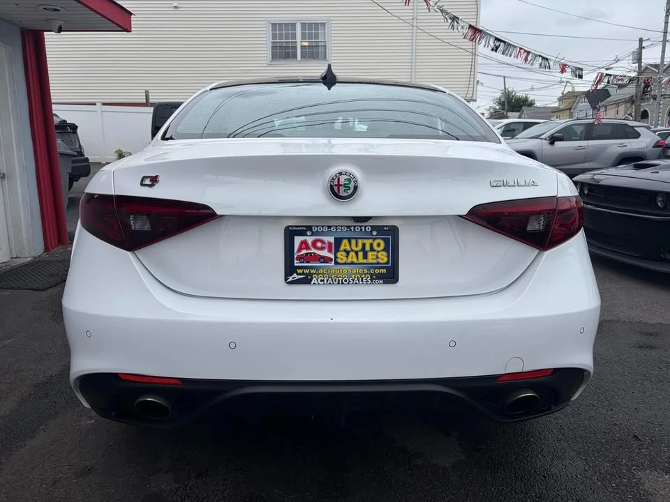 2018 Alfa Romeo Giulia - Image 6 of 20