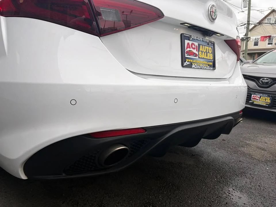 2018 Alfa Romeo Giulia - Image 11 of 20