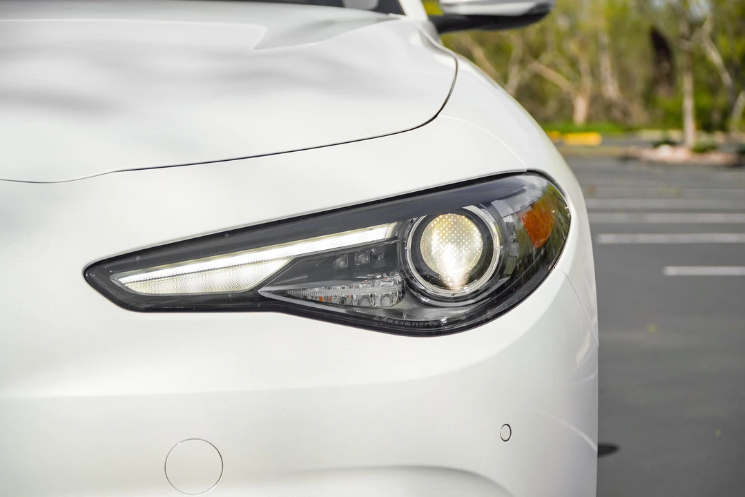 2018 Alfa Romeo Giulia - Image 21 of 31