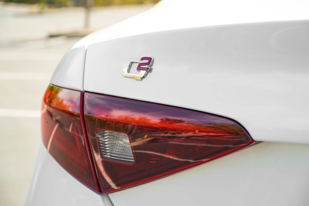 2018 Alfa Romeo Giulia - Image 29 of 31