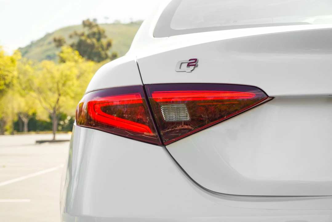 2018 Alfa Romeo Giulia - Image 30 of 31