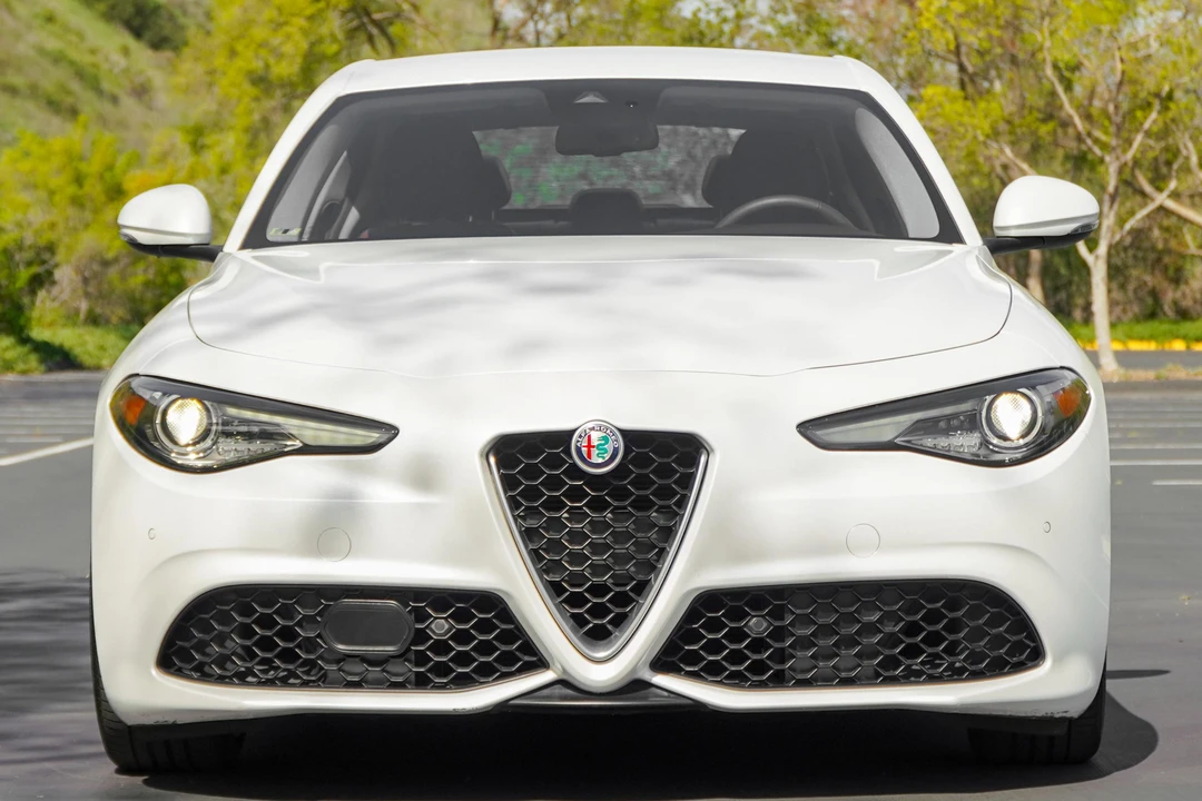 2018 Alfa Romeo Giulia - Image 2 of 31