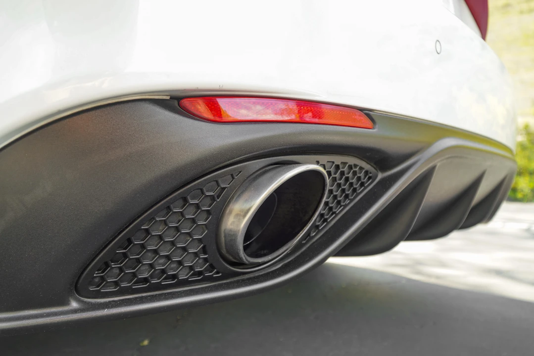 2018 Alfa Romeo Giulia - Image 27 of 31