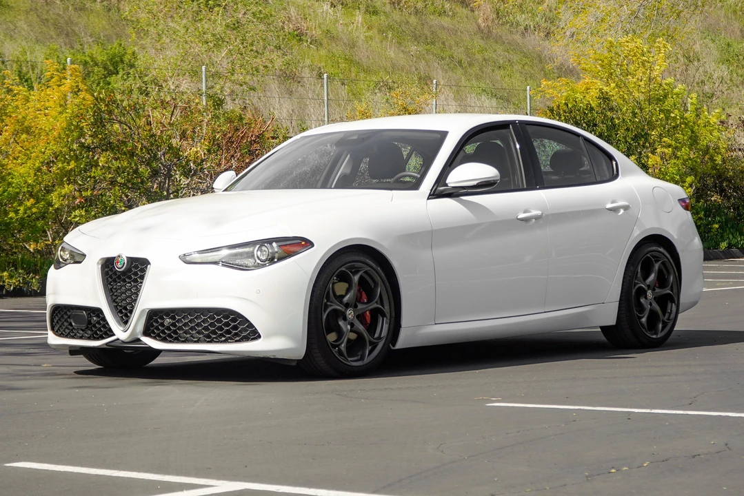 2018 Alfa Romeo Giulia - Image 7 of 31