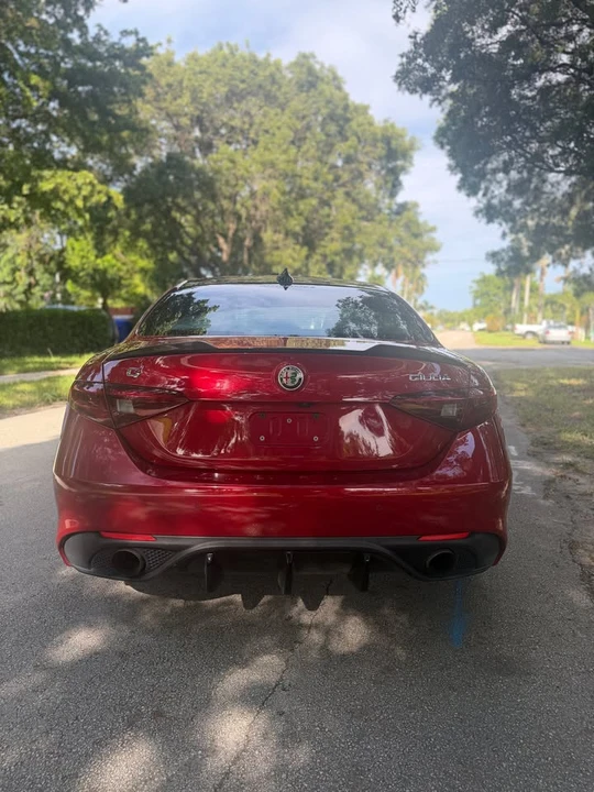 2018 Alfa Romeo Giulia - Image 5 of 10