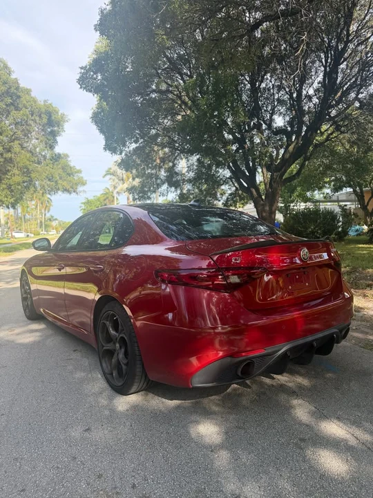 2018 Alfa Romeo Giulia - Image 6 of 10