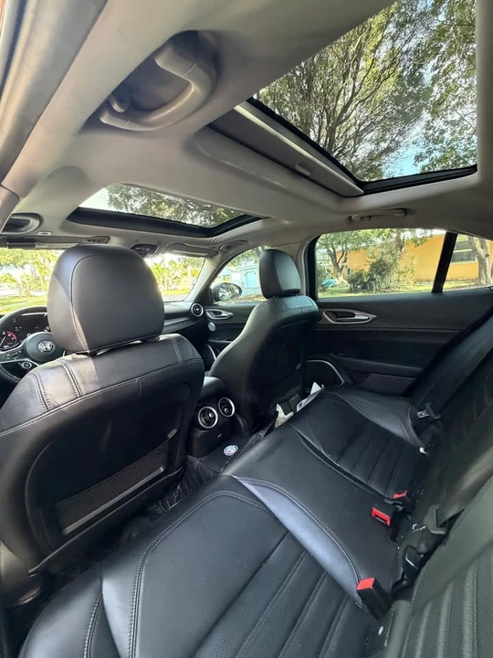 2018 Alfa Romeo Giulia - Image 7 of 10