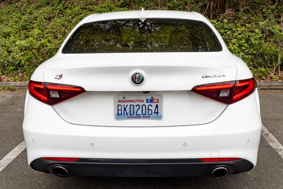 2018 Alfa Romeo Giulia - Image 5 of 31