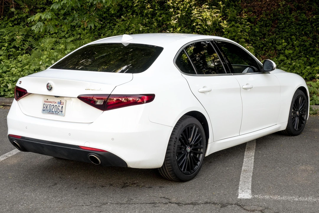 2018 Alfa Romeo Giulia - Image 4 of 31