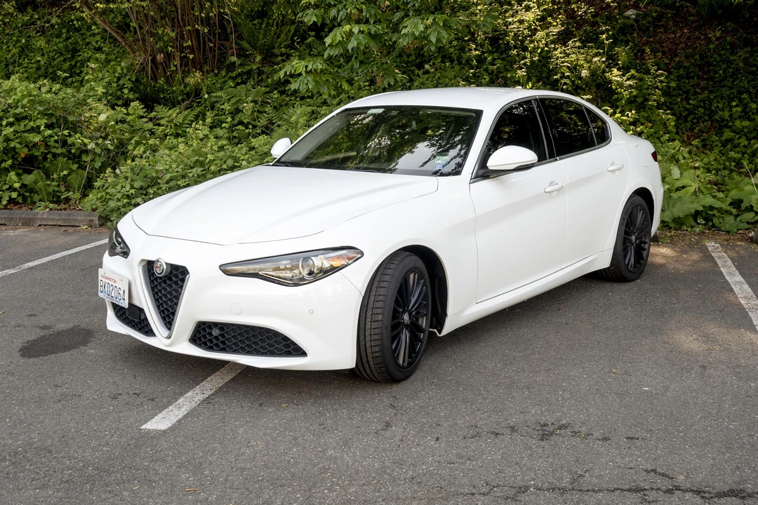 2018 Alfa Romeo Giulia - Image 9 of 31