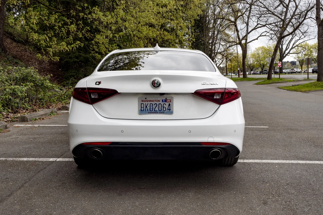 2018 Alfa Romeo Giulia - Image 13 of 31