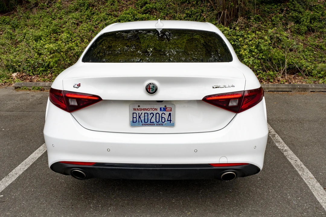 2018 Alfa Romeo Giulia - Image 15 of 31