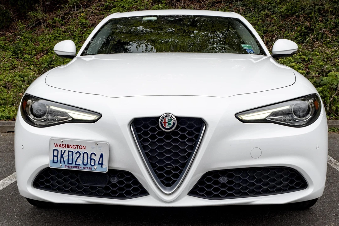 2018 Alfa Romeo Giulia - Image 2 of 31