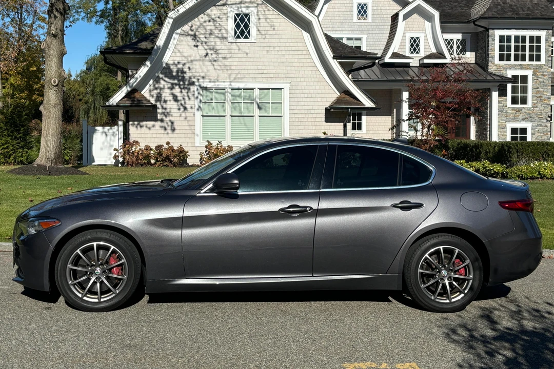 2018 Alfa Romeo Giulia - Image 3 of 5