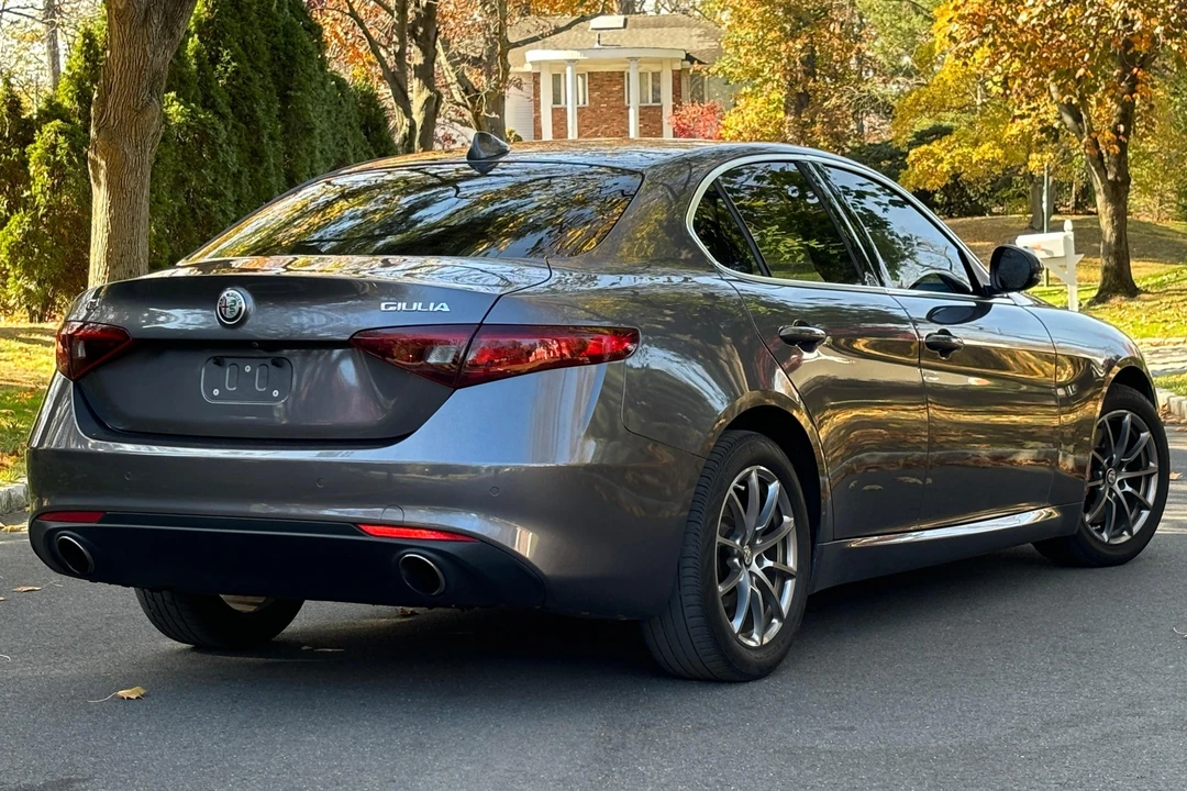 2018 Alfa Romeo Giulia - Image 4 of 5
