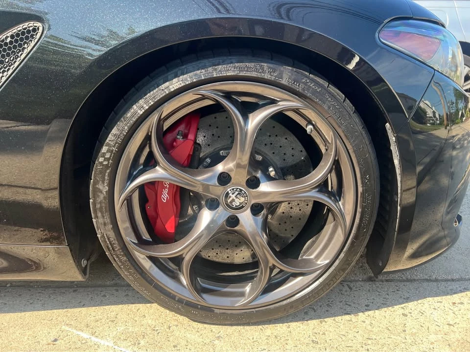 2018 Alfa Romeo Giulia Quadrifoglio - Image 18 of 19
