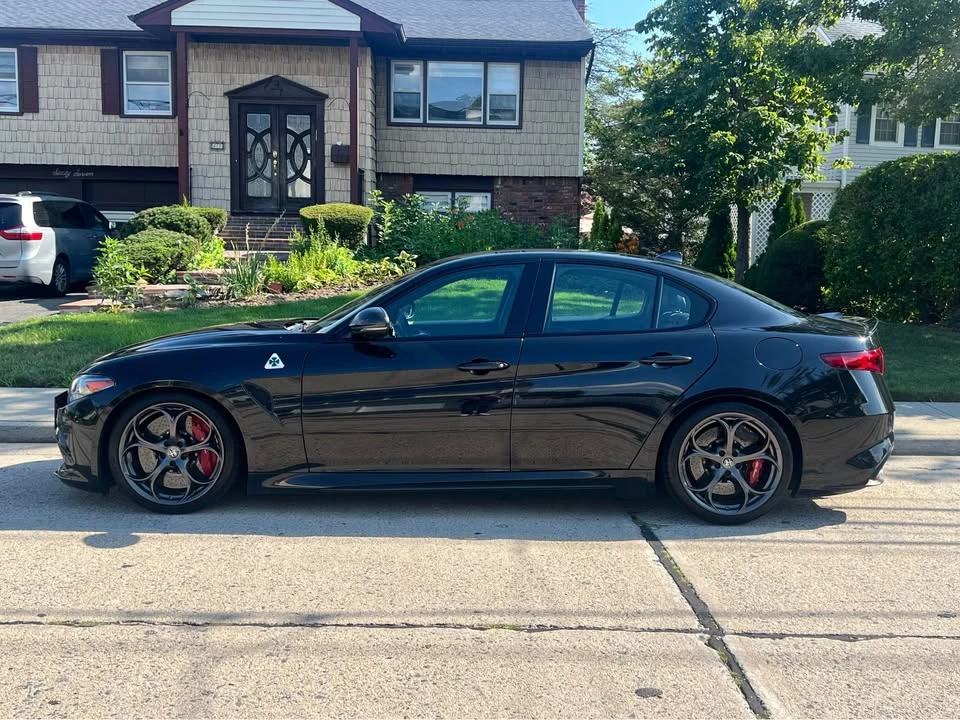 2018 Alfa Romeo Giulia Quadrifoglio - Image 13 of 19